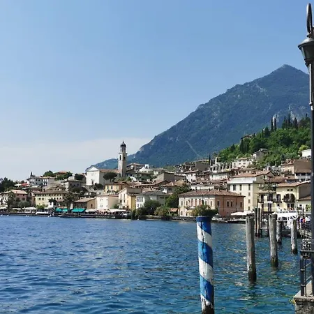 Amazing View With Private Parking *